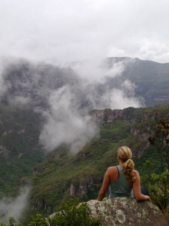 Observando a queda da Cachoeira da Fumaça, próximo à vila do Capão, na Chapada Diamantina - BA